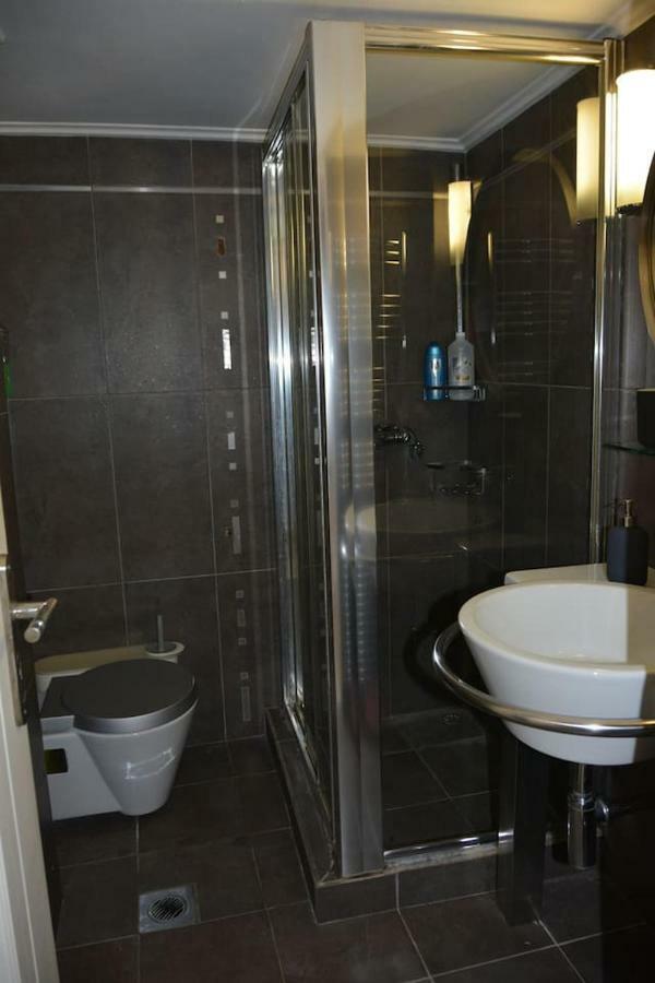 Modern Apartment, 5΄ Walk From Central Metro Station 아테네 외부 사진