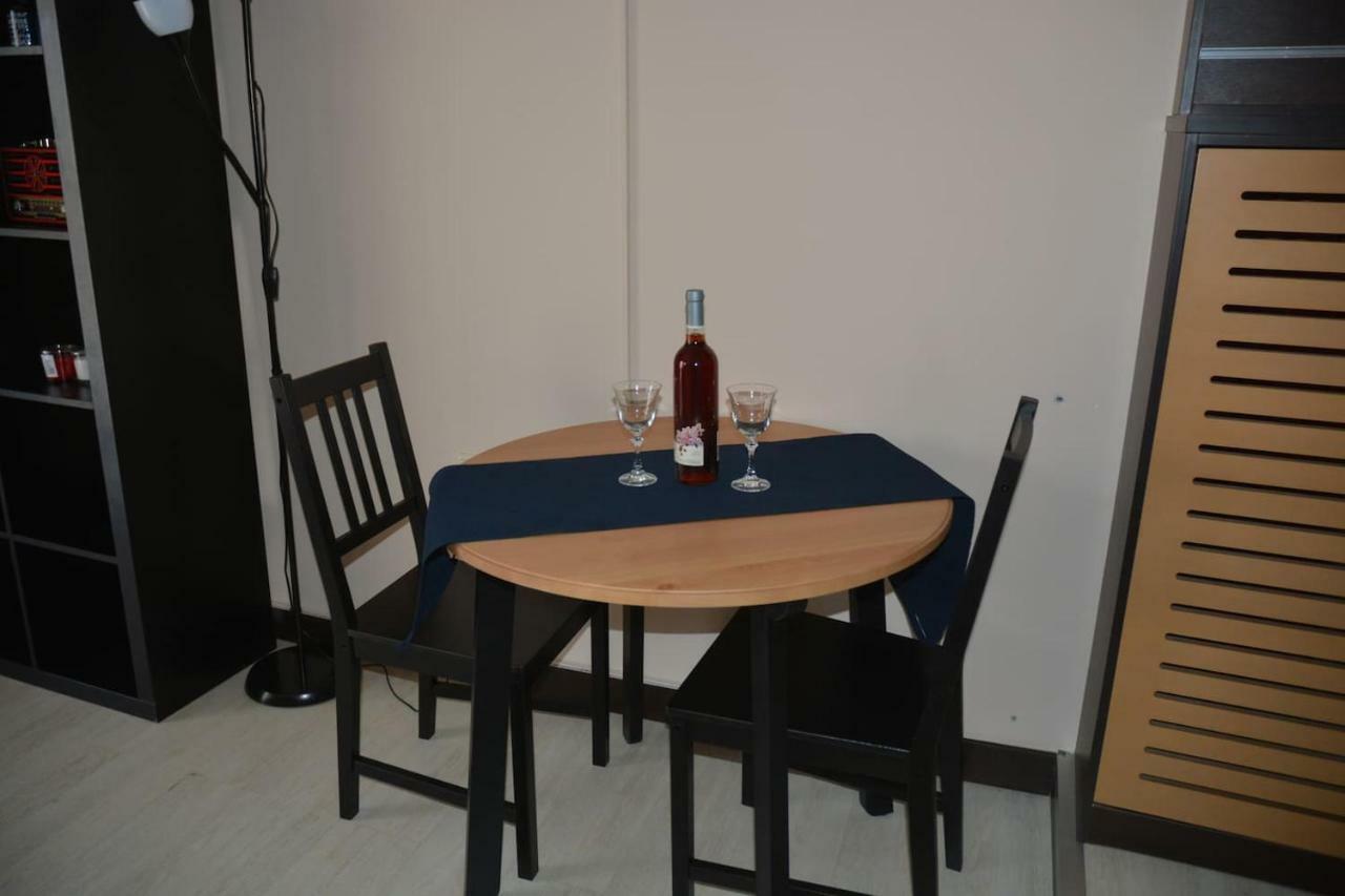 Modern Apartment, 5΄ Walk From Central Metro Station 아테네 외부 사진