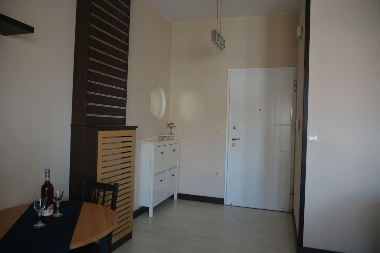 Modern Apartment, 5΄ Walk From Central Metro Station 아테네 외부 사진